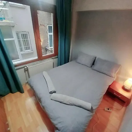 Lovely 1+1 Flat In An Amazing Area In Beyoglu! Apartamento Estambul